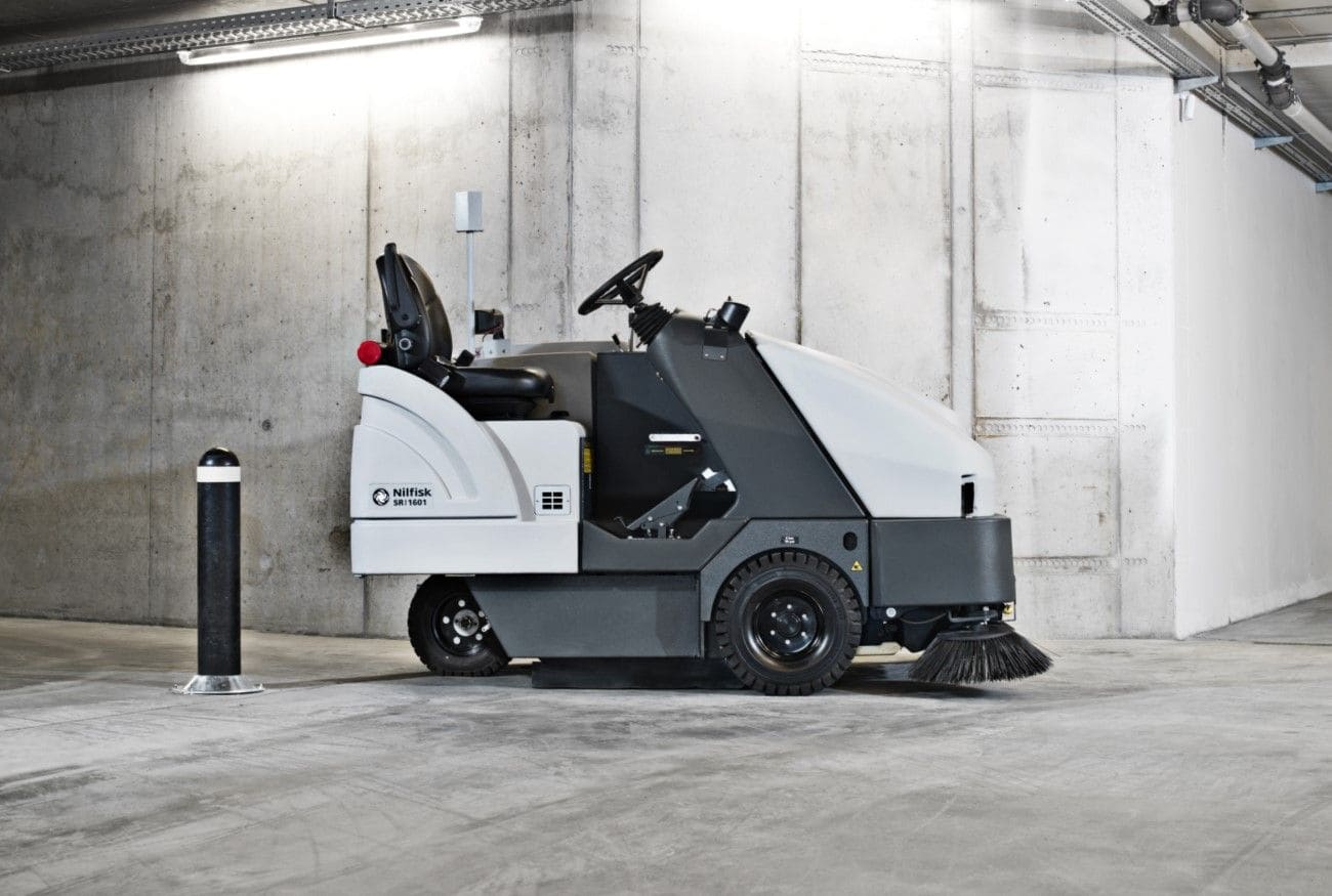 Commercial Floor Cleaning - Make It Easier Using The Right Equipment Commercial Floor Cleaning - Make It Easier Using The Right Equipment