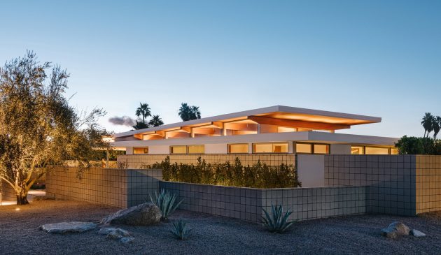 Axiom Desert House by Turkel Design in Palm Springs