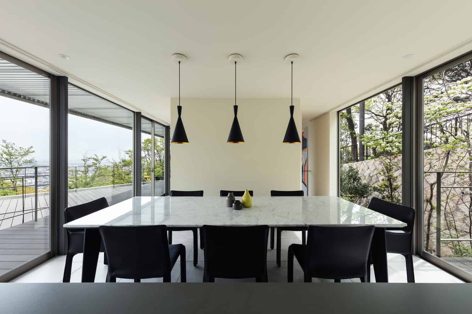 Axis House by T-Square Design Associates in Kobe, Japan Axis House by T-Square Design Associates in Kobe, Japan