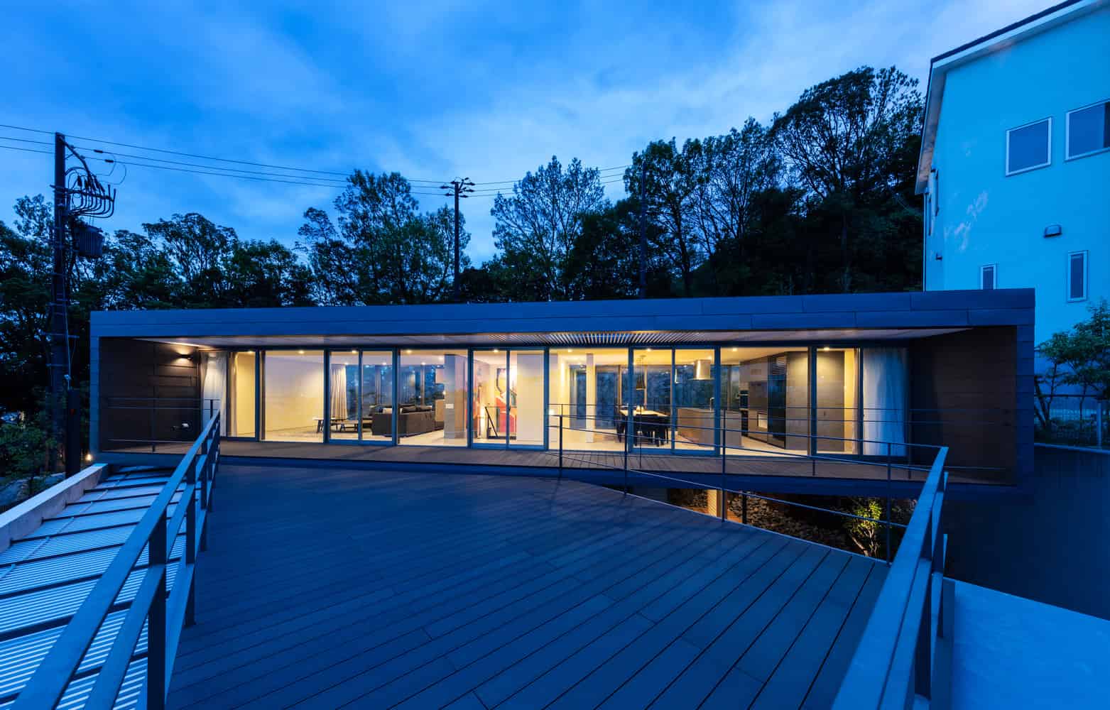 Axis House by T-Square Design Associates in Kobe, Japan Axis House by T-Square Design Associates in Kobe, Japan