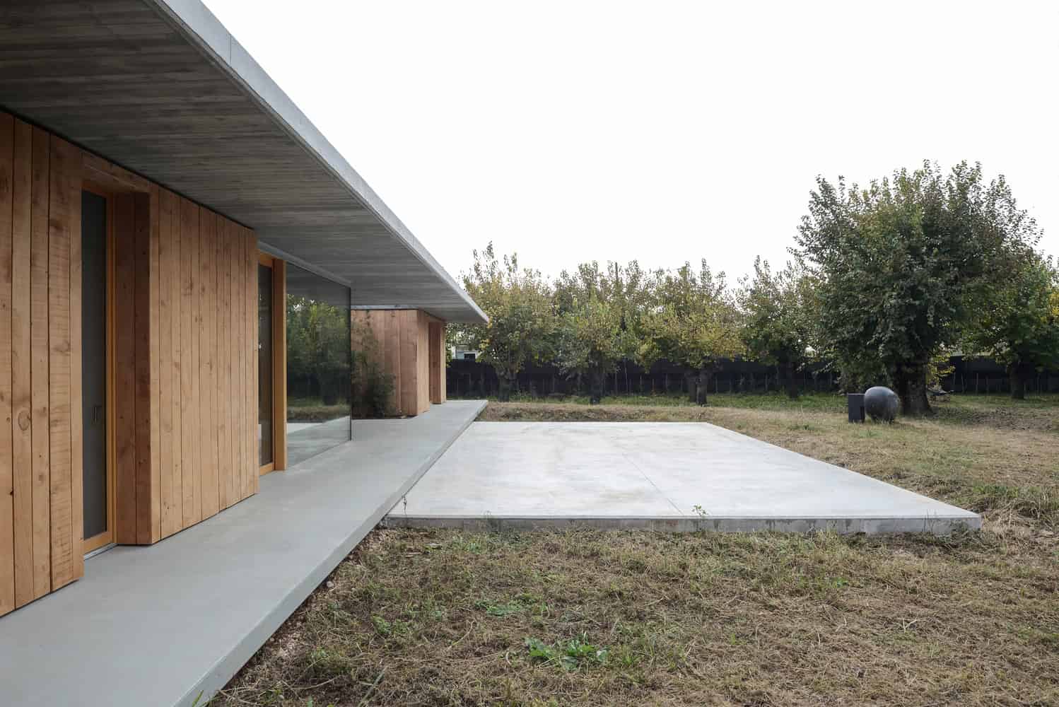 Countryside Villa by MIDE Architects in Montebelluna, Italy Countryside Villa by MIDE Architects in Montebelluna, Italy