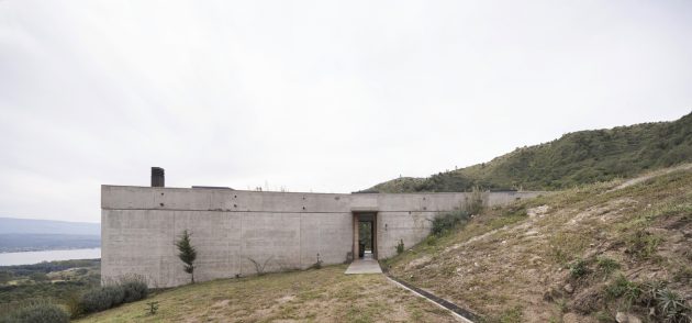 FM House by Alarciaferrer Architects in the Calamuchita Valley, Argentina