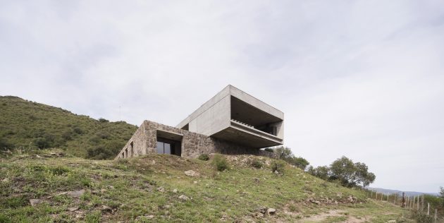 FM House by Alarciaferrer Architects in the Calamuchita Valley, Argentina