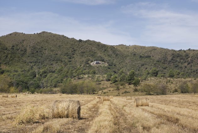 FM House by Alarciaferrer Architects in the Calamuchita Valley, Argentina
