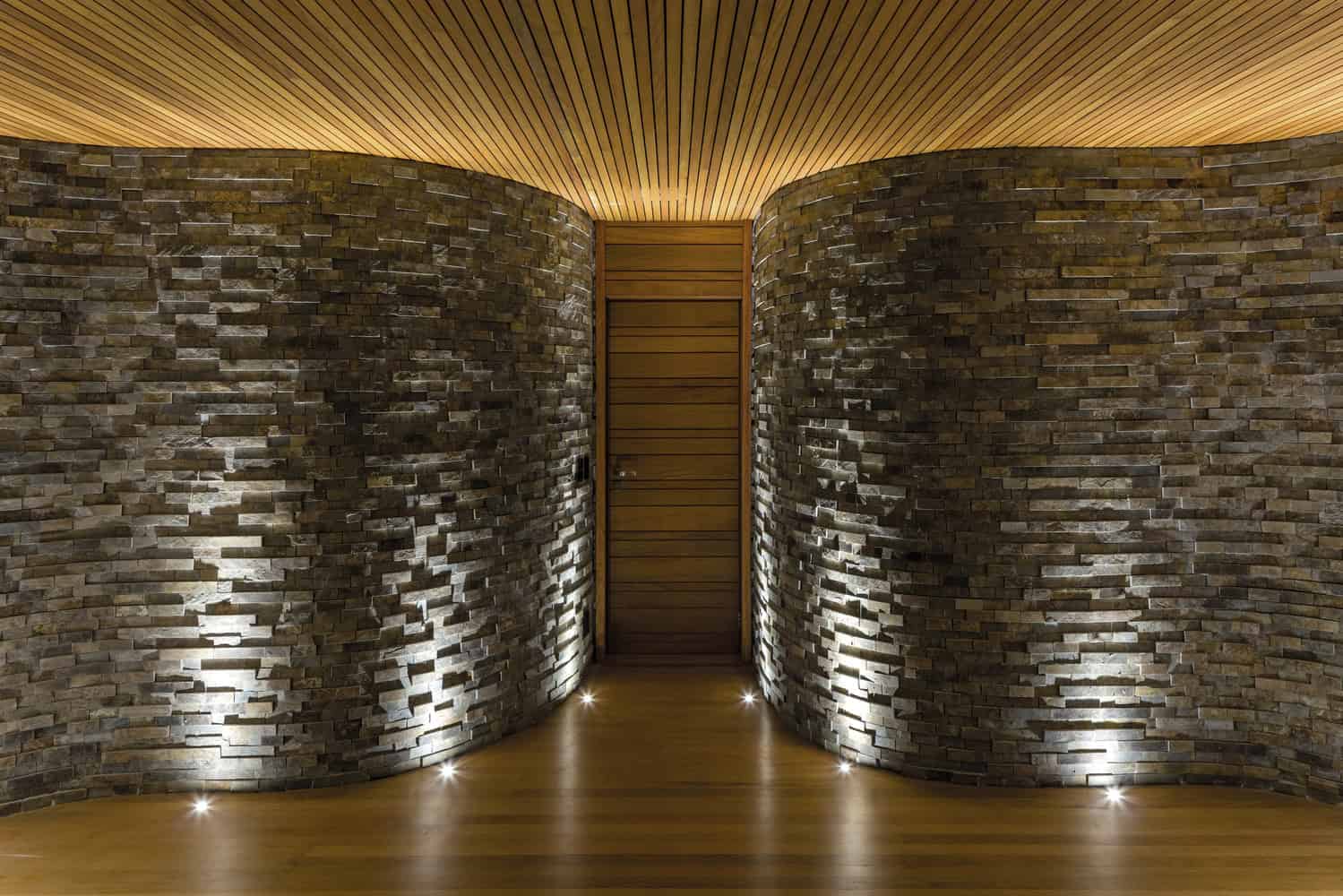 Pinhão House by Mareines Arquitetura: An Organic Luxury Villa Among Brazil’s Mountains