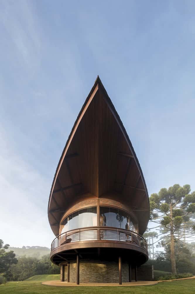 Pinhão House by Mareines Arquitetura: An Organic Luxury Villa Among Brazil’s Mountains