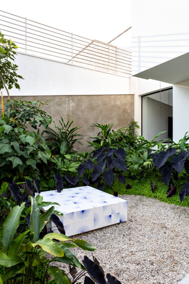 RLF House by CR2 Arquitetura in Sao Paulo, Brazil