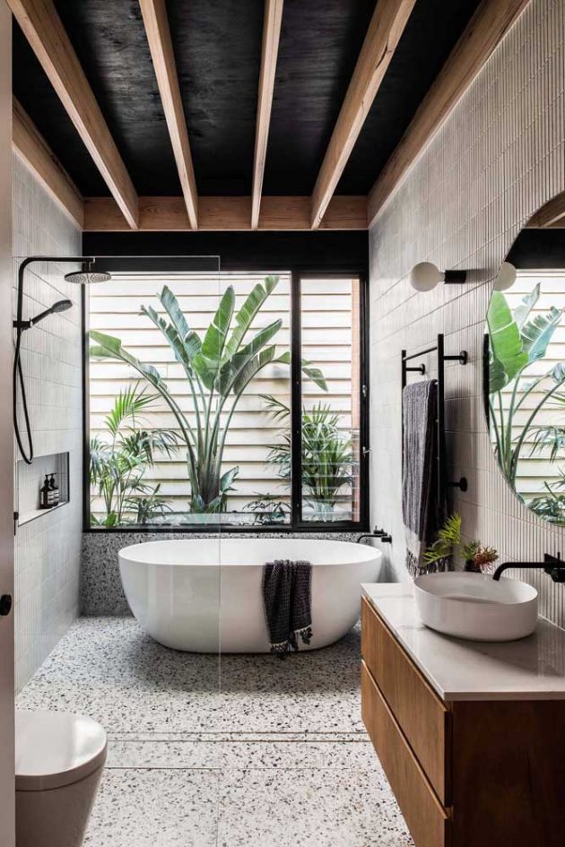 10 Inspiring Photos of Different Types of Bathroom Windows