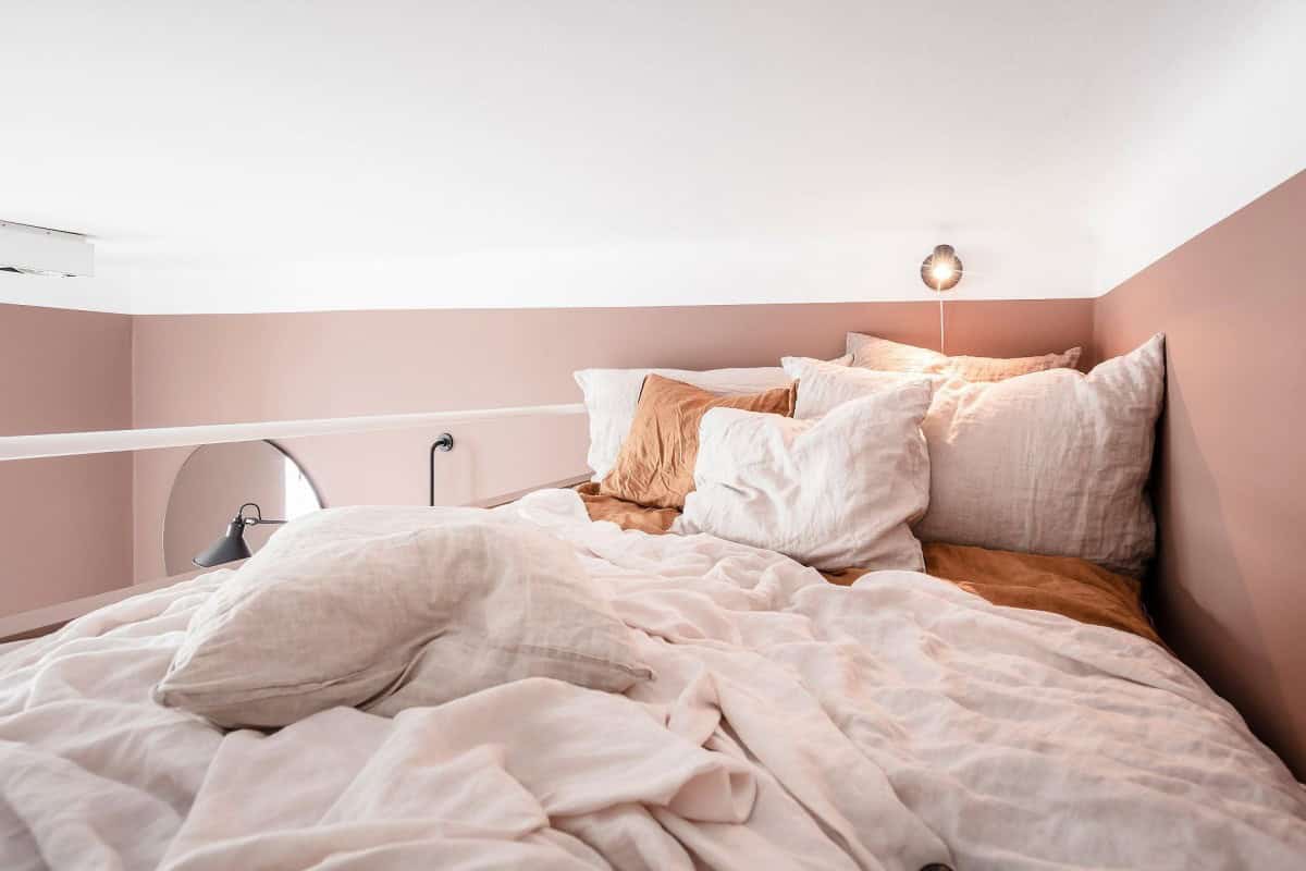 A Functional And Feminine Studio Bringing Romance in Living A Functional And Feminine Studio Bringing Romance in Living