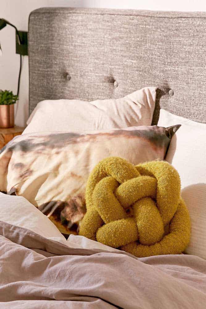 Knot Cushion - Inspiring Tips and Ideas Knot Cushion - Inspiring Tips and Ideas