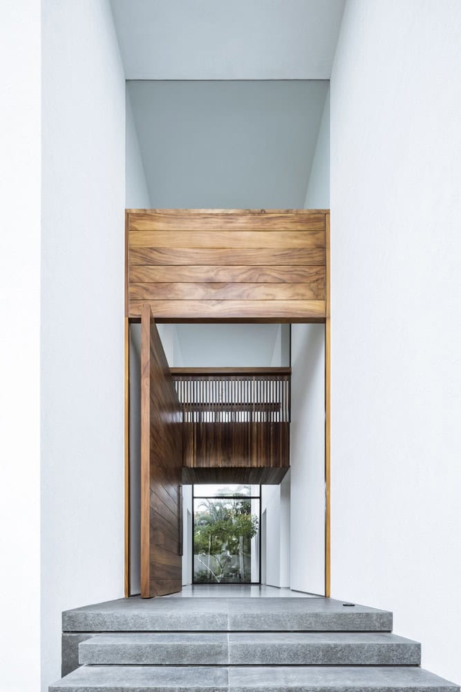 Cannes House by TAFF Arquitectos in Cancun, Mexico