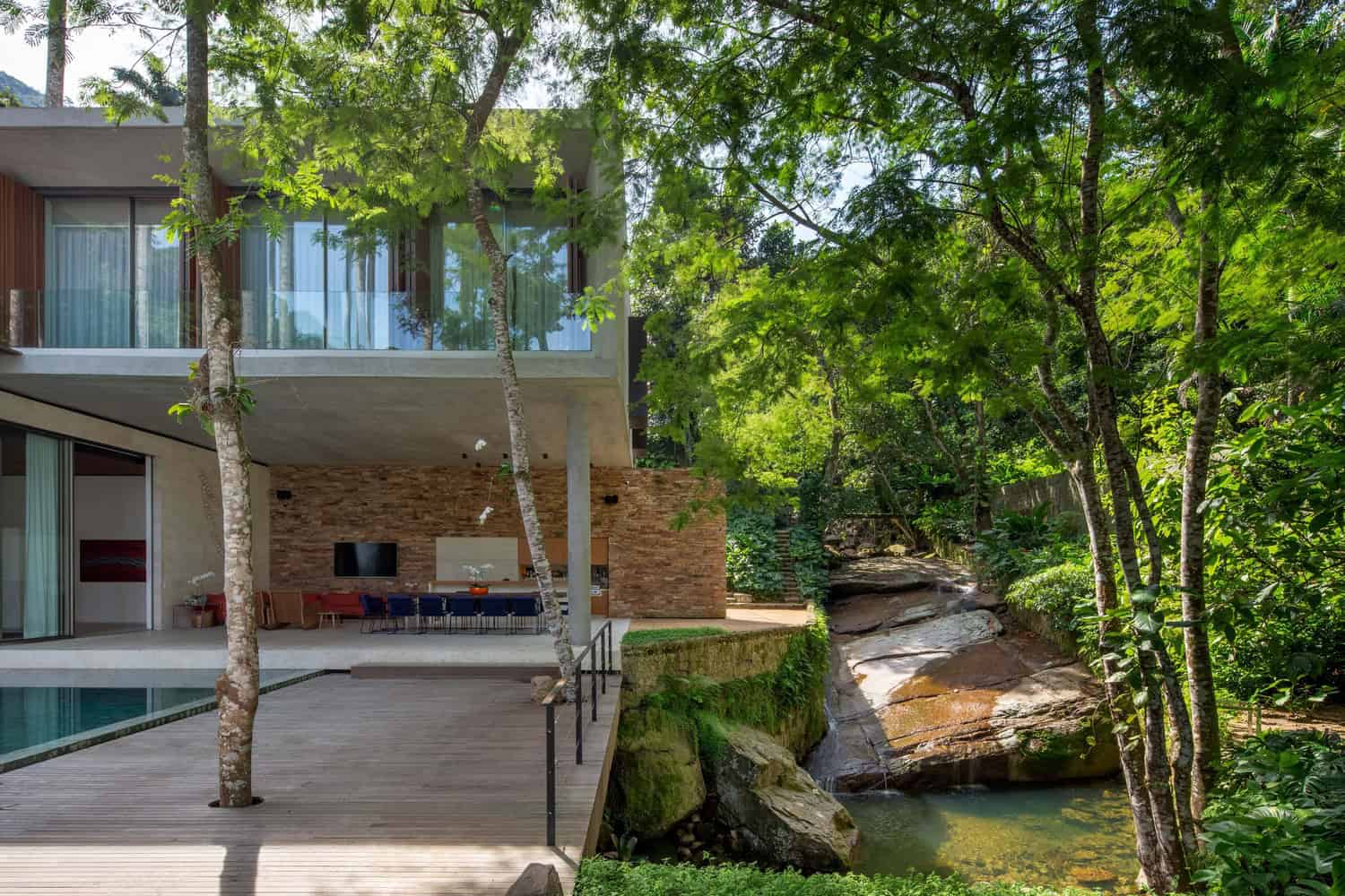 Capuri House by Sergio Conde Caldas Arquitetura in Sao Conrado, Brazil Capuri House by Sergio Conde Caldas Arquitetura in Sao Conrado, Brazil