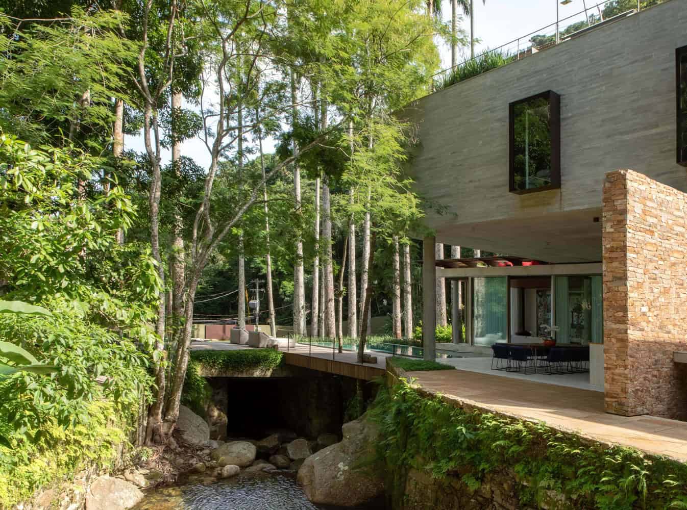 Capuri House by Sergio Conde Caldas Arquitetura in Sao Conrado, Brazil Capuri House by Sergio Conde Caldas Arquitetura in Sao Conrado, Brazil