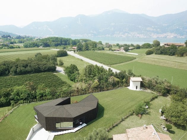 Claw House by Botticini + Facchinelli ARW in Cremignane, Italy