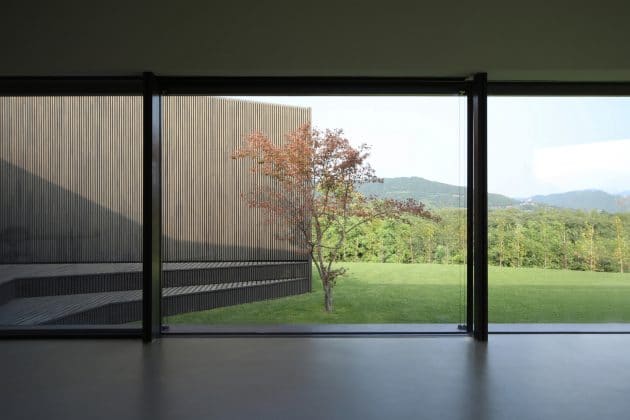 Claw House by Botticini + Facchinelli ARW in Cremignane, Italy