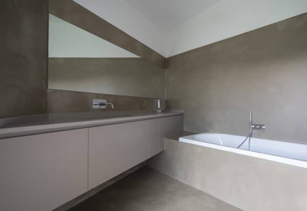 Claw House by Botticini + Facchinelli ARW in Cremignane, Italy