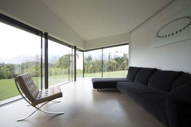 Claw House by Botticini + Facchinelli ARW in Cremignane, Italy