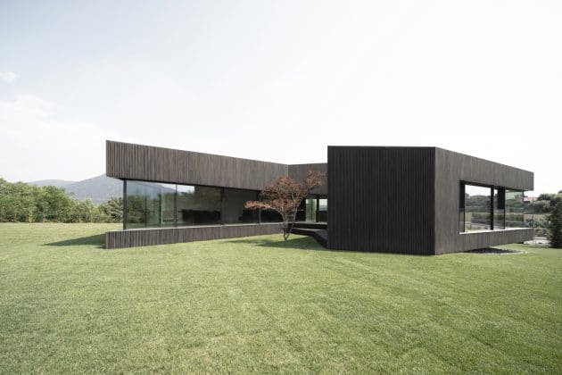Claw House by Botticini + Facchinelli ARW in Cremignane, Italy