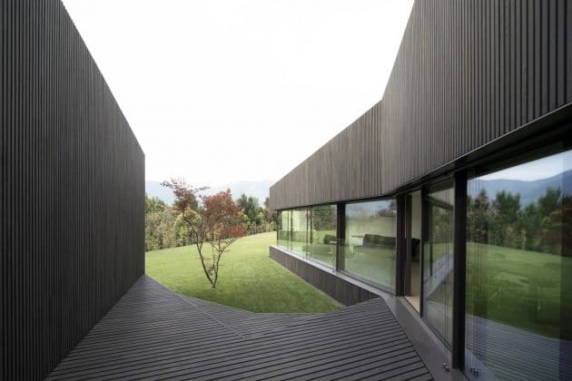 Claw House by Botticini + Facchinelli ARW in Cremignane, Italy