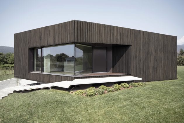 Claw House by Botticini + Facchinelli ARW in Cremignane, Italy