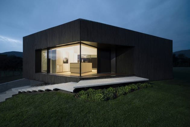 Claw House by Botticini + Facchinelli ARW in Cremignane, Italy