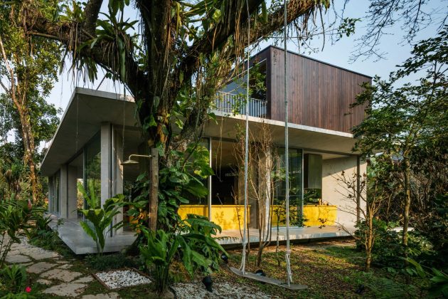 Itamambuca House by Gui Mattos in Brazil