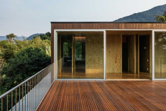 Itamambuca House by Gui Mattos in Brazil