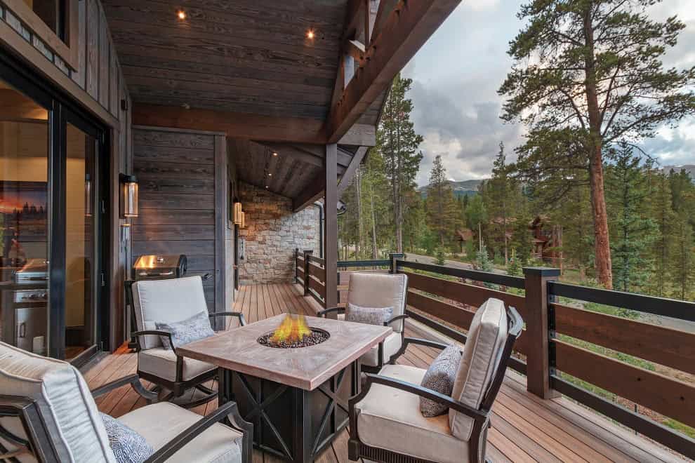 3. Looking Glass 3. Looking Glass