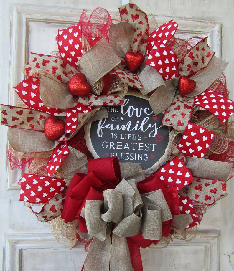 15 Lovely Valentine's Day Wreath Designs For February