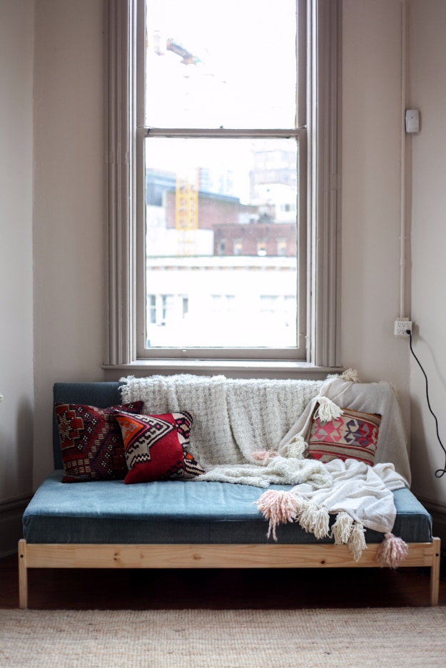 medio bendición amante 15 Simple DIY Sofa Ideas That Will Save You Some Cash