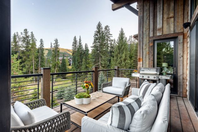 20 Phenomenal Rustic Deck Designs For Your Outdoor Spaces