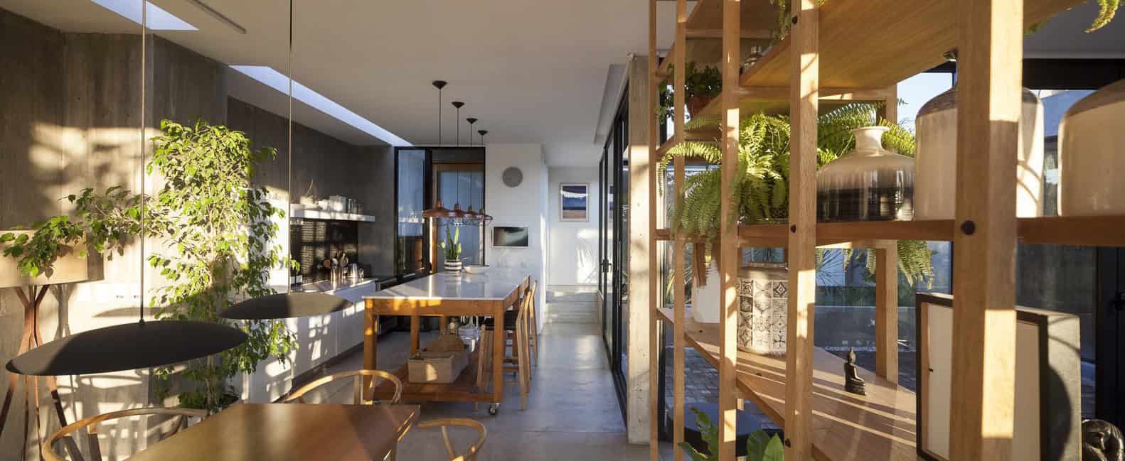 Closed House by Felipe Gonzalez Arzac in Buenos Aires, Argentina Closed House by Felipe Gonzalez Arzac in Buenos Aires, Argentina