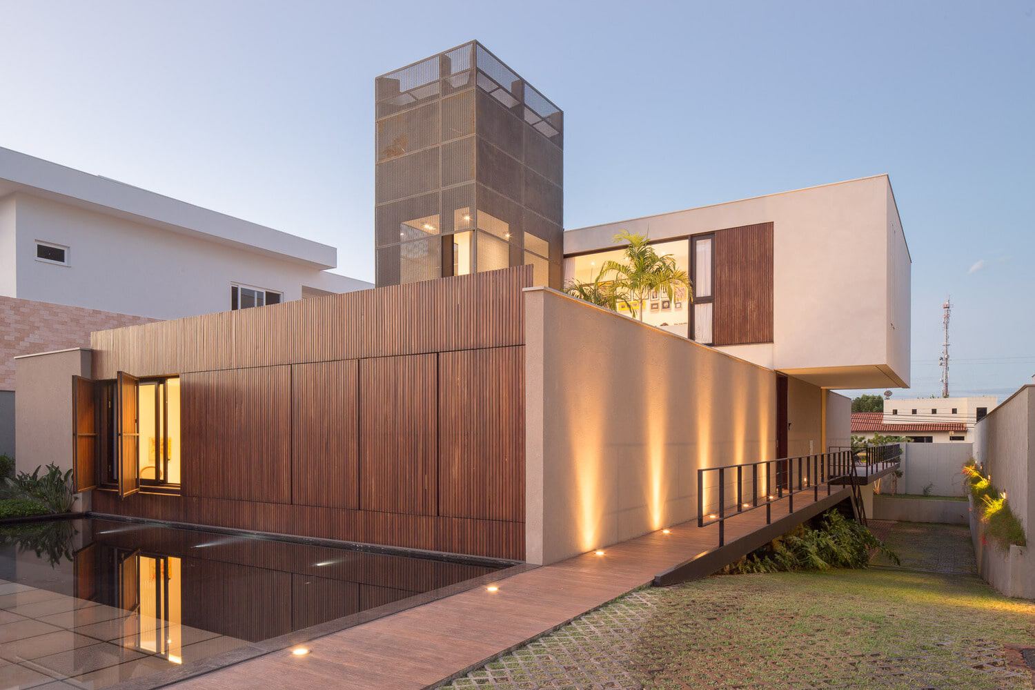 LA House by Esquadra Arquitetos + Yi Arquitetos in Brasilia, Brazil LA House by Esquadra Arquitetos + Yi Arquitetos in Brasilia, Brazil
