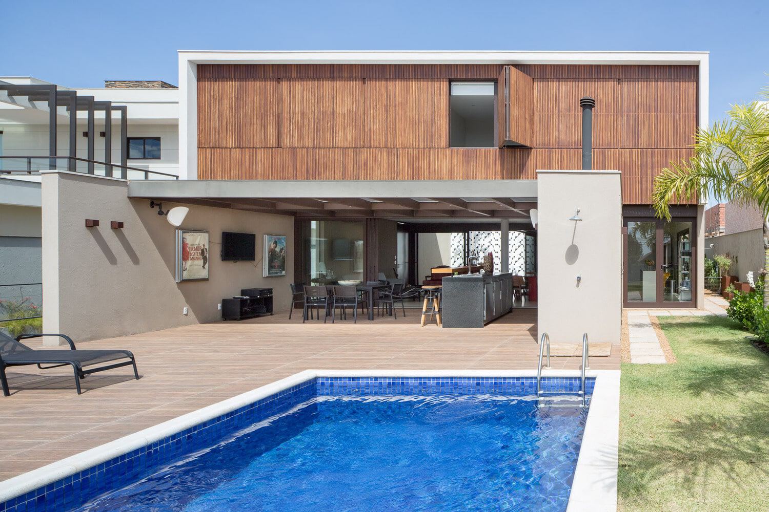 LA House by Esquadra Arquitetos + Yi Arquitetos in Brasilia, Brazil LA House by Esquadra Arquitetos + Yi Arquitetos in Brasilia, Brazil