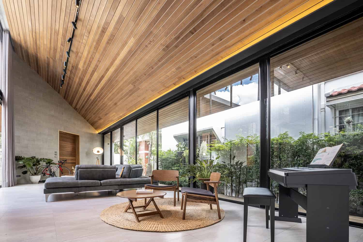 The Roof House by Looklen Architects in Khet Yan Nawa, Thailand