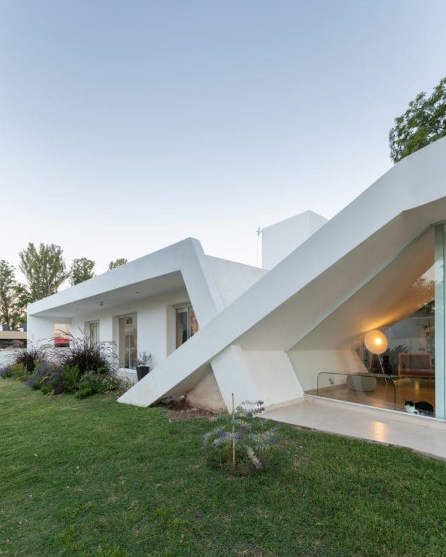 X House by Sincresis Arquitectos in Cordoba, Argentina