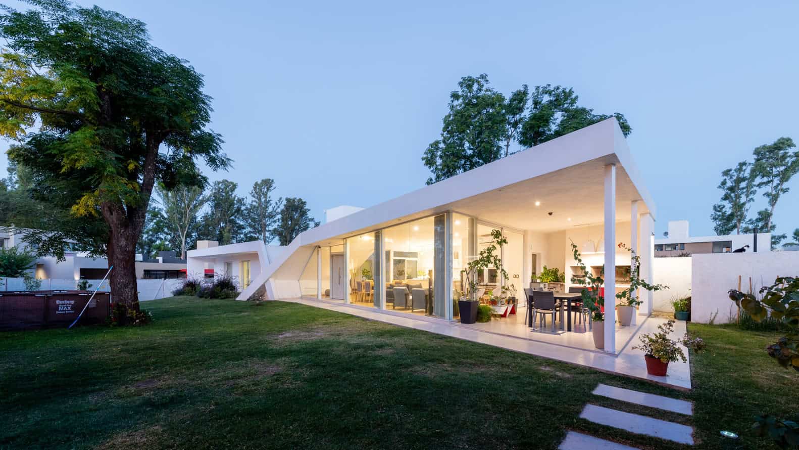 X House by Sincresis Arquitectos in Cordoba, Argentina