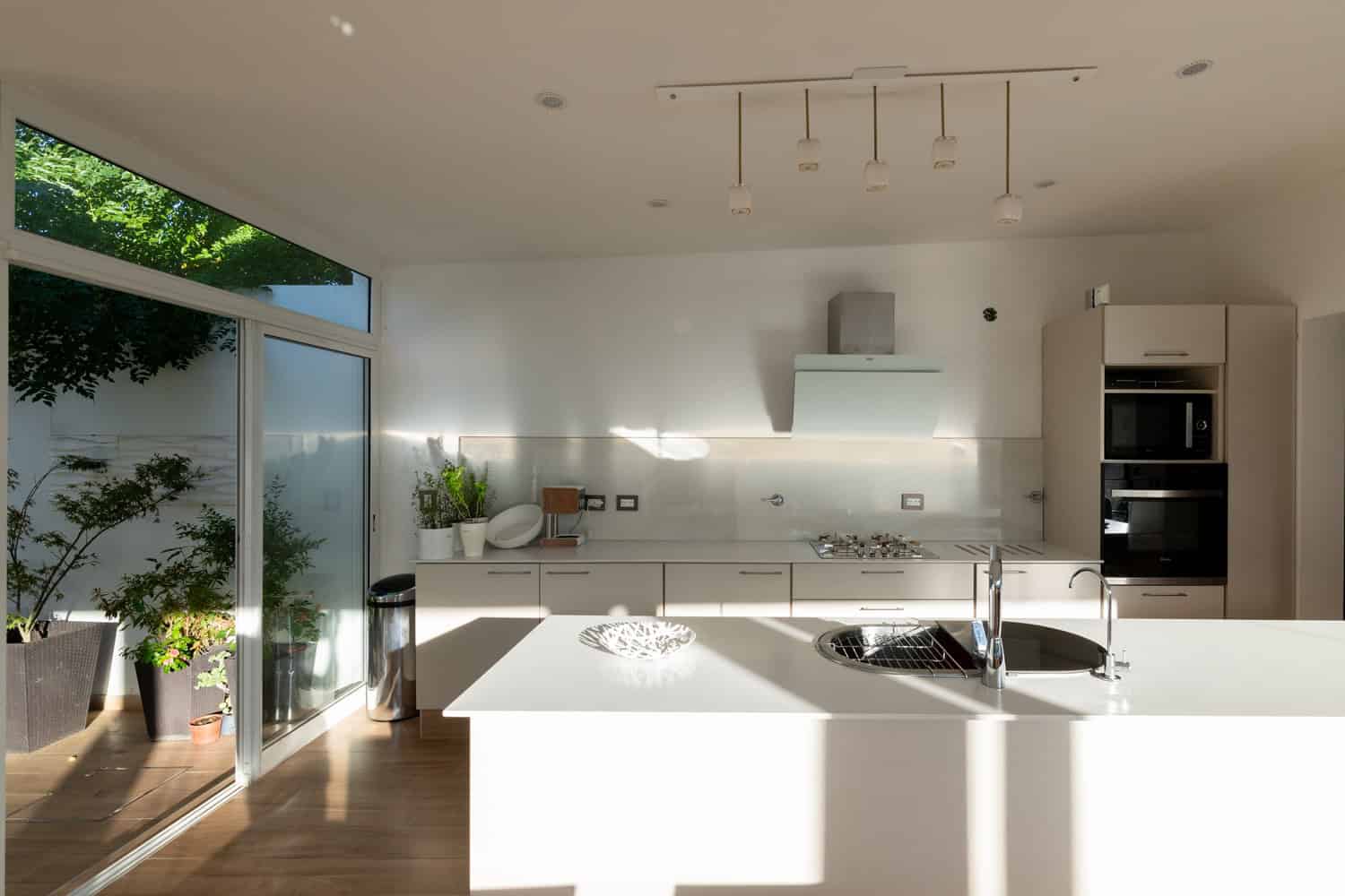 X House by Sincresis Arquitectos in Cordoba, Argentina