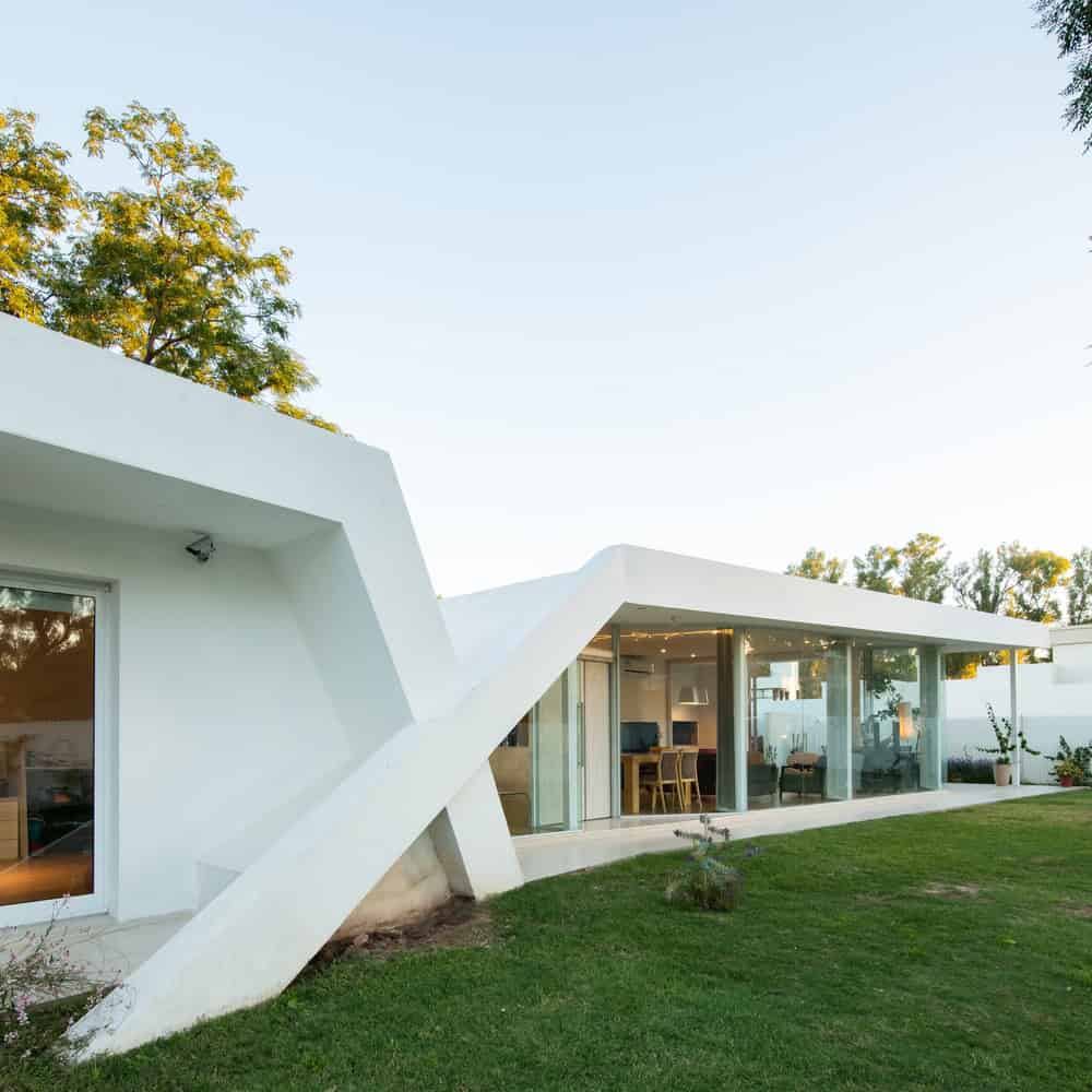 X House by Sincresis Arquitectos in Cordoba, Argentina