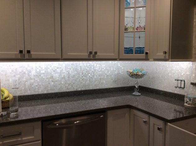 14 Fascinating Backsplash Designs That Are Trendy This Season