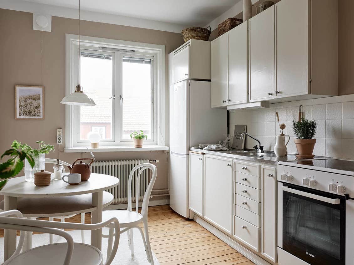 Live Alone in a Student Apartment Live Alone in a Student Apartment