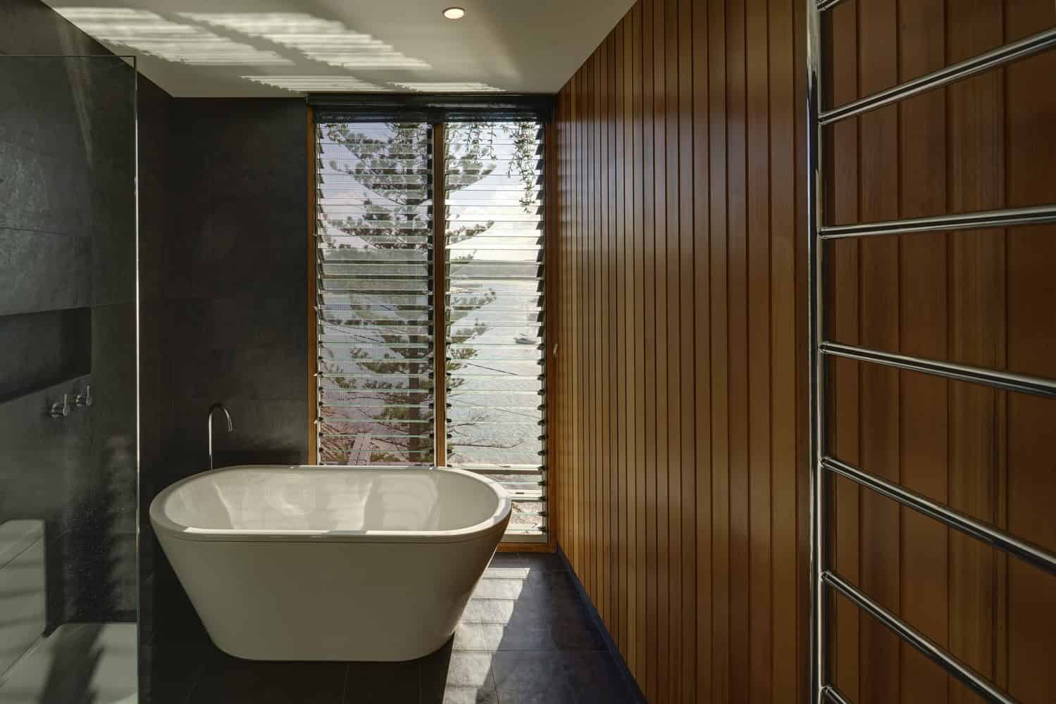 Bundeena Beach House by Grove Architects near Sydney, Australia Bundeena Beach House by Grove Architects near Sydney, Australia