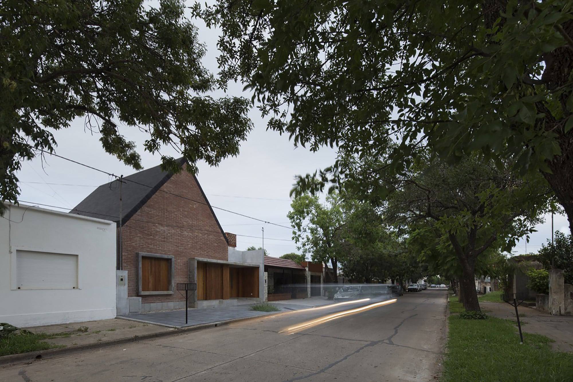 House in La Pampa by Hernan Gastelu in Casilda, Argentina