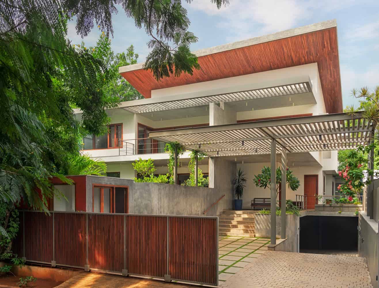 Race Course House by Khosla Associates in Coimbatore India