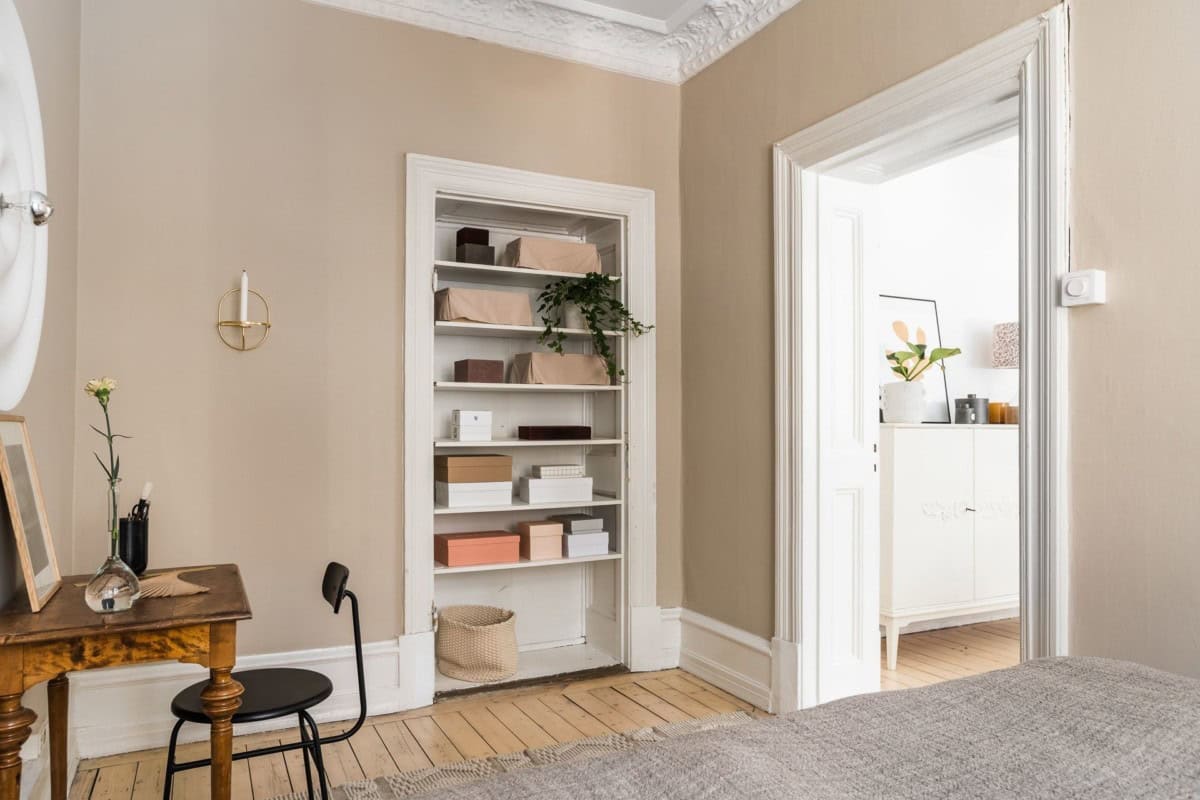 Charming Small Apartment Decorated in Bright Colors Charming Small Apartment Decorated in Bright Colors