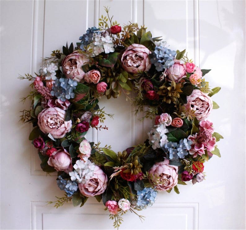 15 Lively Floral Spring Wreath Designs That Will Add A Pop Of Color To Your Decor