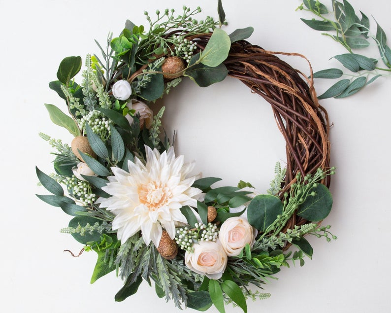 15 Lively Floral Spring Wreath Designs That Will Add A Pop Of Color To Your Decor