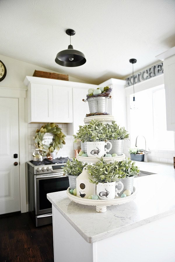 14. THREE TIERED TRAY Centerpiece 14. THREE TIERED TRAY Centerpiece