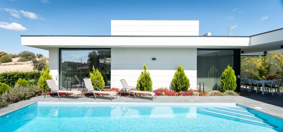 16 Spectacular Modern Swimming Pool Designs That Will Captivate You