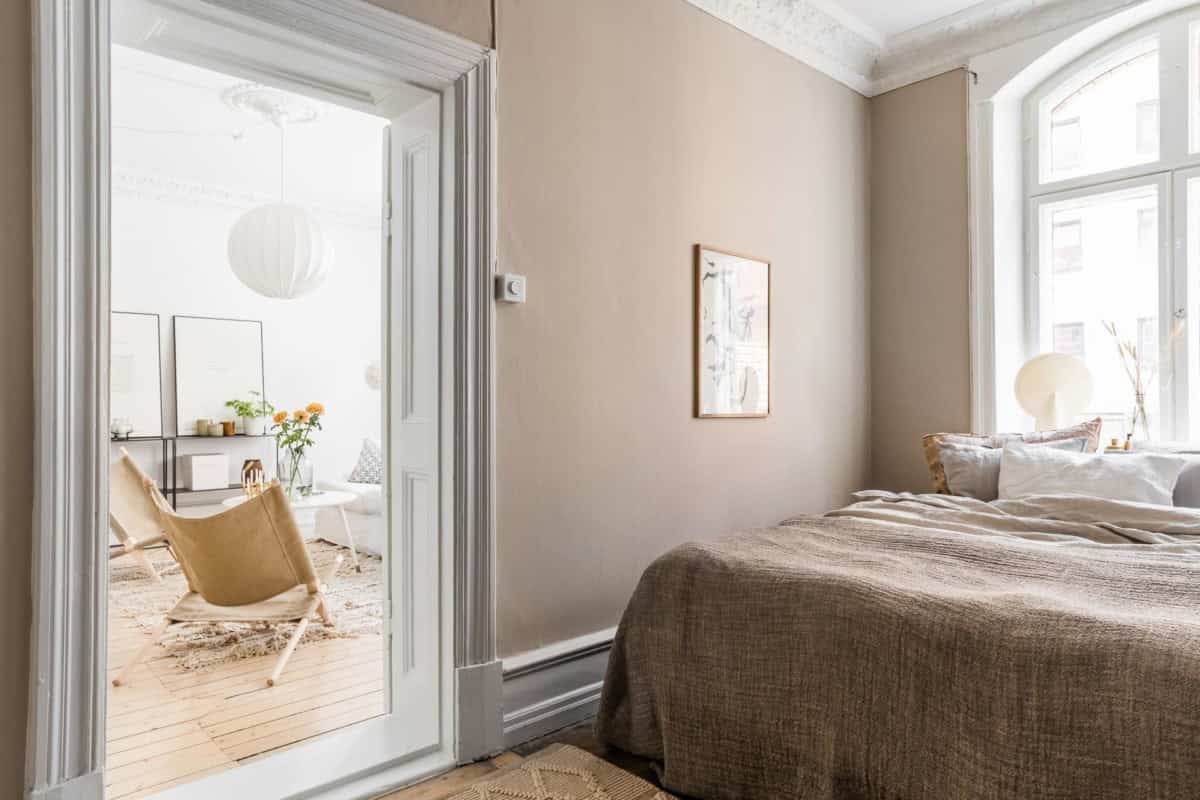 Charming Small Apartment Decorated in Bright Colors Charming Small Apartment Decorated in Bright Colors